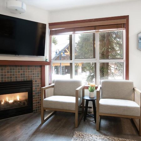 Attractive Townhouse In Whistler Village With Hot Tub ภายนอก รูปภาพ